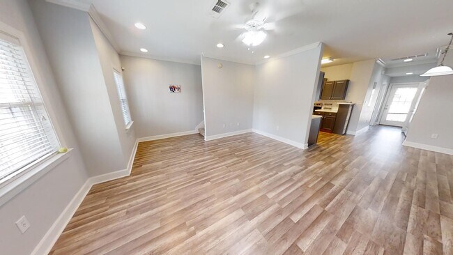 Foto del edificio - Madison Park Townhome