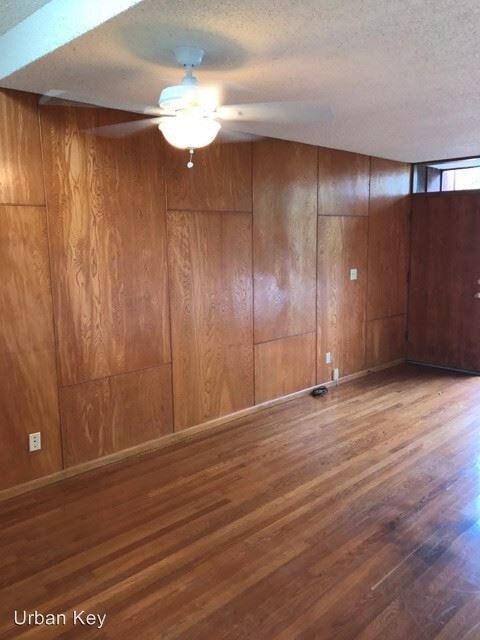 Foto del edificio - 4215-4221 SW Seattle St