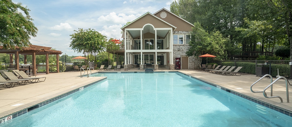 Colonial Grand at Edgewater - Apartments at 1030 Grande View Blvd