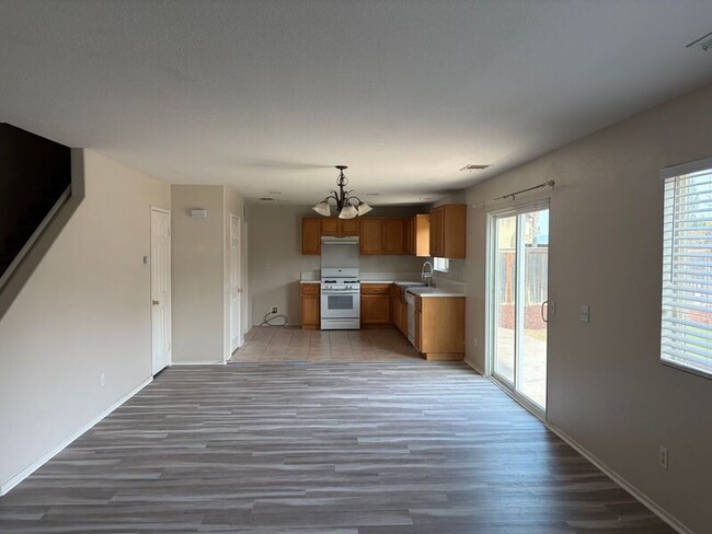 Building Photo - 28700 Lavatera Ave