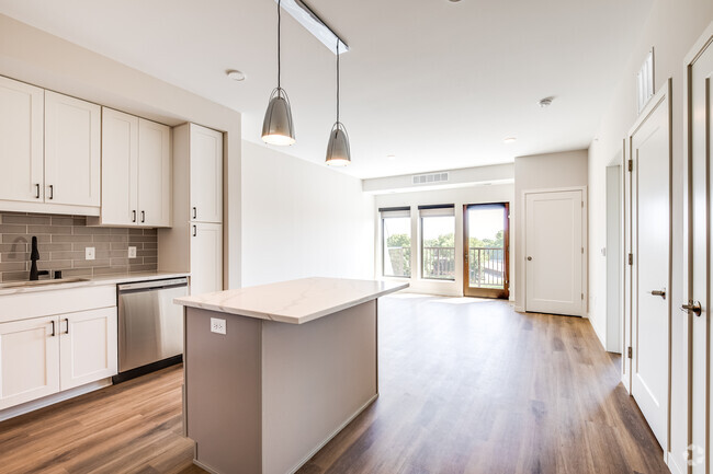 1BR, 1BA - 686SF - Spruce - The 85 at Midland Terrace