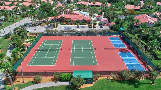 Foto del edificio - 7657 Lexington Club Blvd