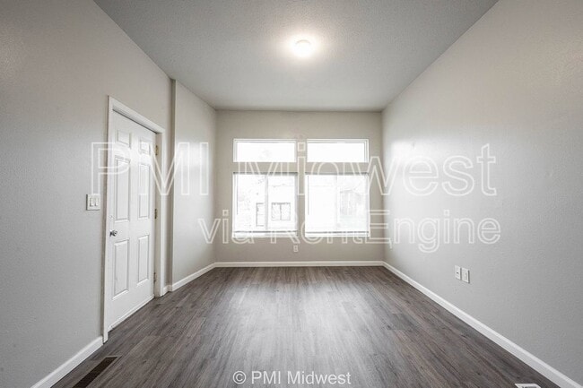 Foto del edificio - 3014 W 10th St