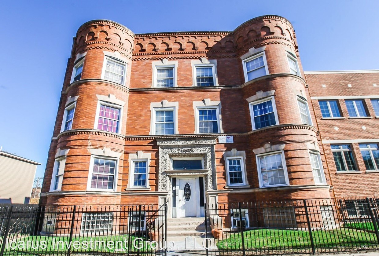 Primary Photo - 4139 S Indiana Ave