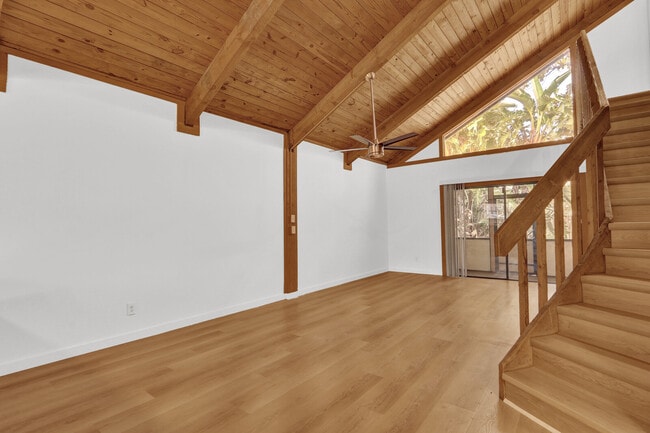 Building Photo - 100 Sparrow Dr