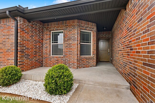 Building Photo - 4 br, 2 bath House - 206 Monroe St