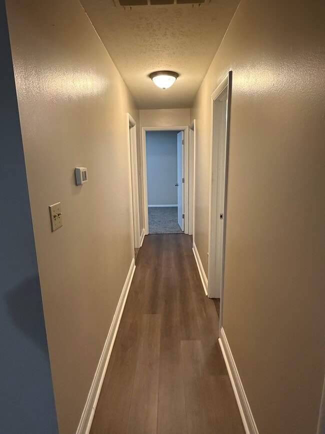 Foto del edificio - 4030 Redfern Dr