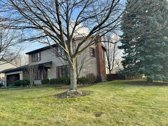 Building Photo - 1424 Chestnut Ridge Dr