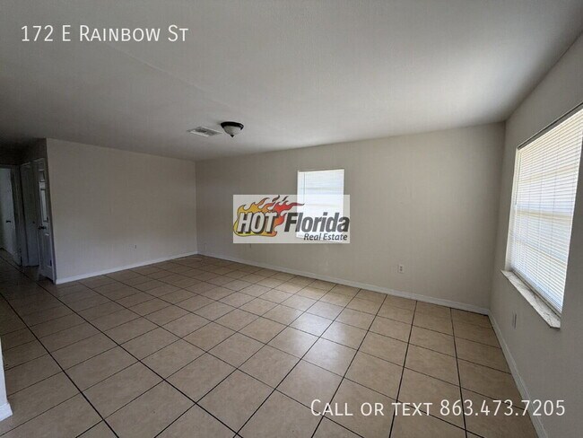 Foto del edificio - 172 E Rainbow St