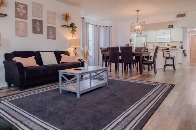 Building Photo - Charming 3BR Fully Furnished Apartment in Kissimmee with Ample Amenities