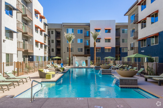 Pool - Metro 101 Apartments