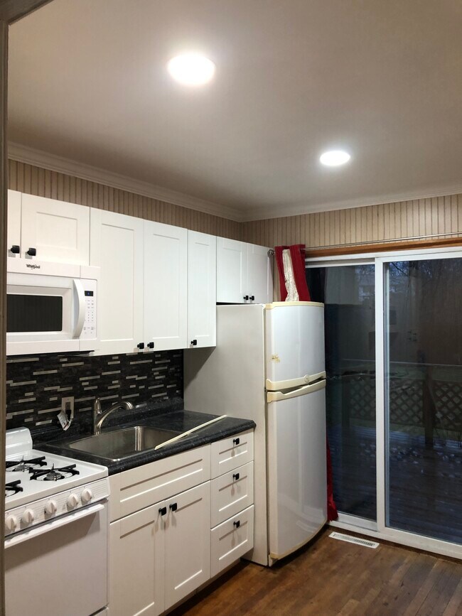 Foto del edificio - 97 Lenore Ln