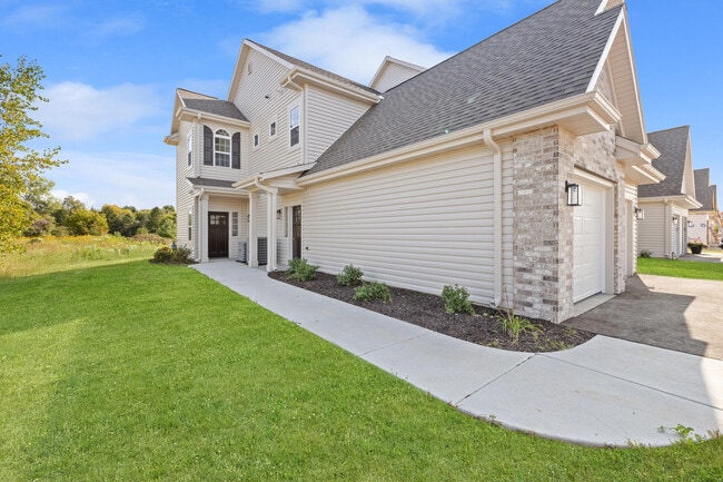 Building Photo - 1844 Woodland Way