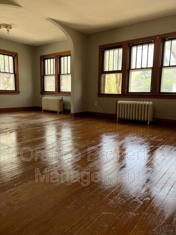 322 W 10th St Unit 2, Fremont, NE 68025 Condo for Rent in Fremont