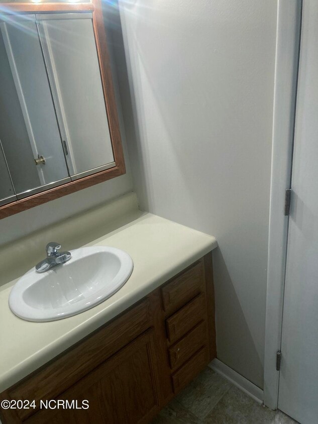 1929 Buxton Rd, Greenville, NC 27858 Room for Rent in Greenville, NC