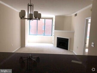 Building Photo - 851 N Glebe Rd