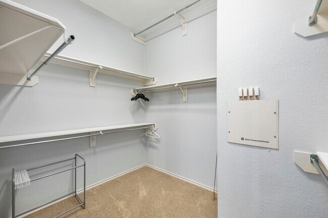 Foto del edificio - 8338 Whisper Point Dr