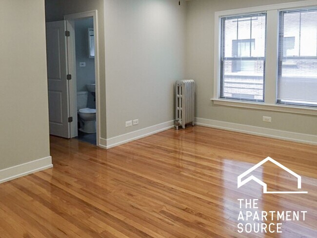 Building Photo - 516 W Cornelia Ave