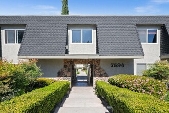 Building Photo - 7594 Park Ridge Blvd