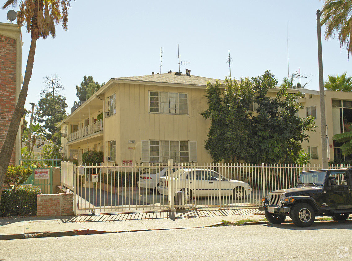 Building Photo - Hawthorn Apartments