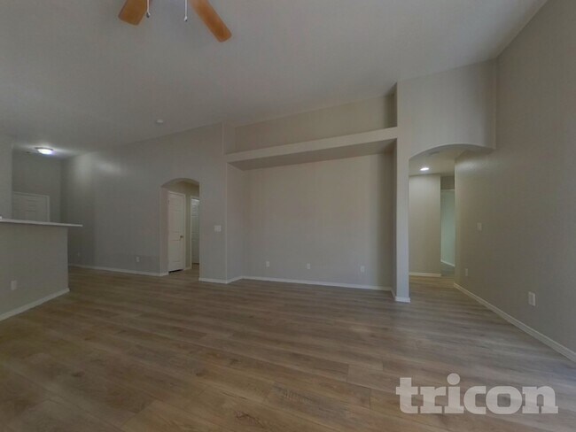 Foto del edificio - 17271 W Ashley Dr