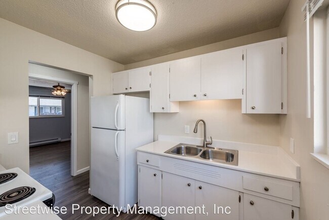 Foto del edificio - 2705 SE Courtney Ave
