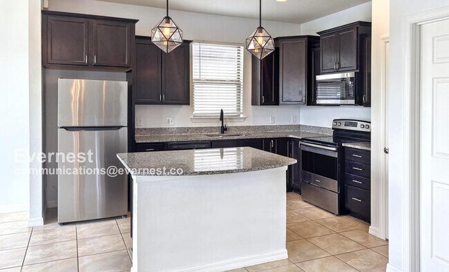 Foto del edificio - 5110 Claremont Ct