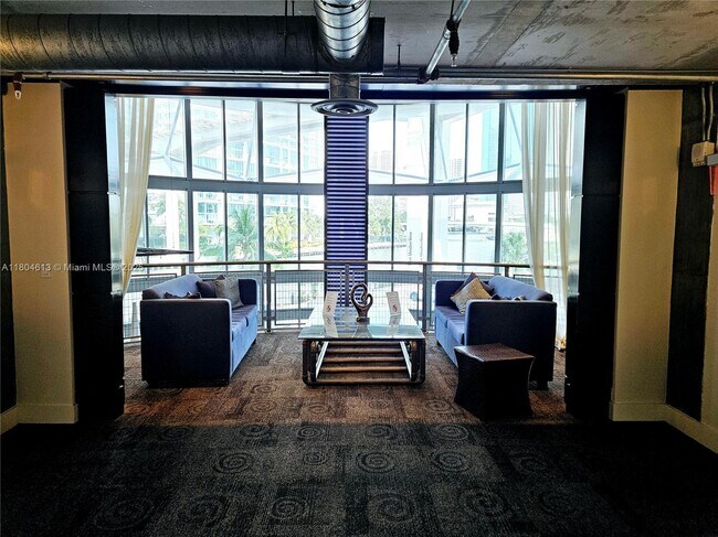 Foto del edificio - 690 SW 1st Ct
