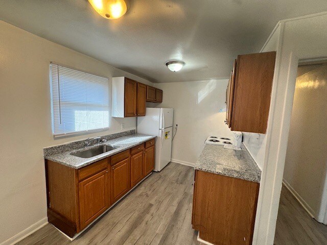 Foto del edificio - 1724 Selden Ave