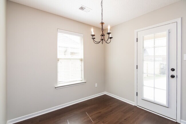 Building Photo - 9435 Darren Cir S