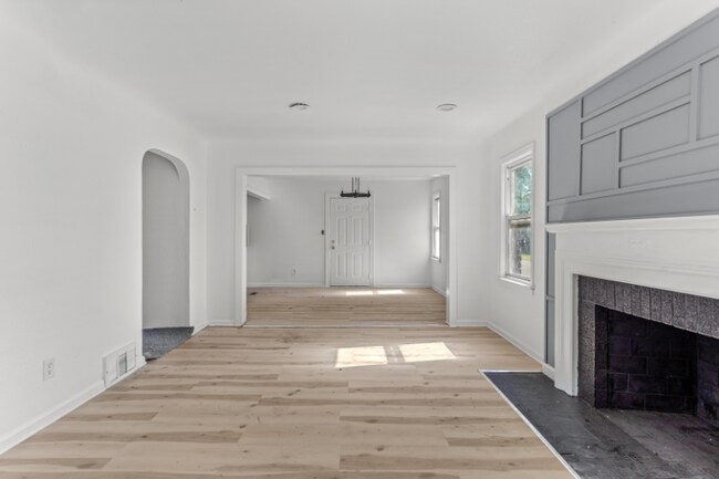 Foto del edificio - 16800 Ward Ave
