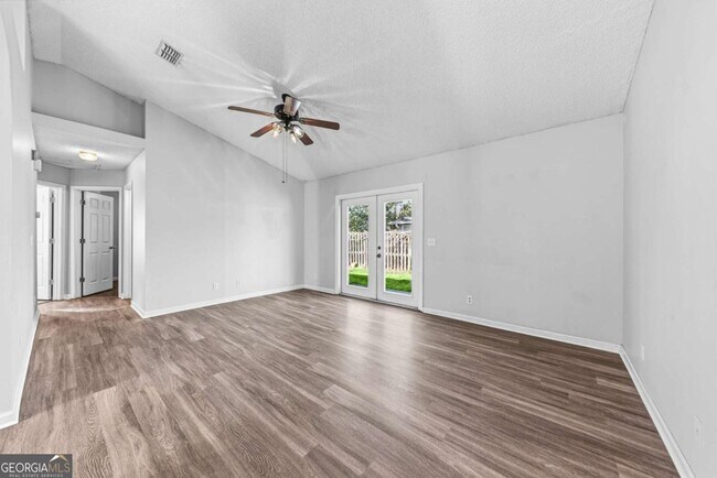 Building Photo - 401 Maggie Way
