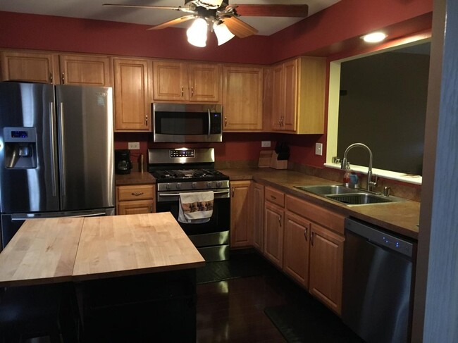 Building Photo - 1387 Fox Hound Trail