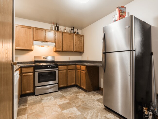 Building Photo - 822 Edgebrook Dr