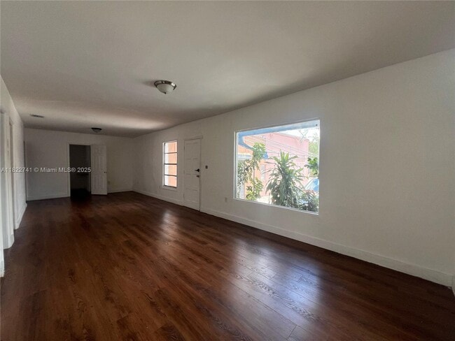 Foto del edificio - 1334 SW 1st St