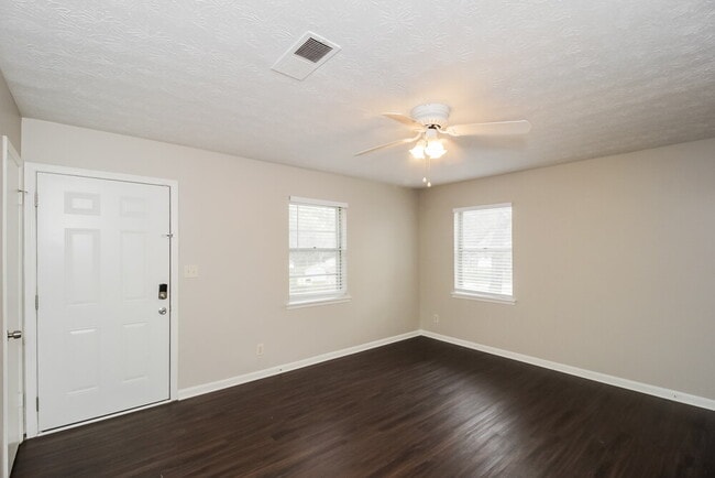 Building Photo - 243 Sedgefield Dr