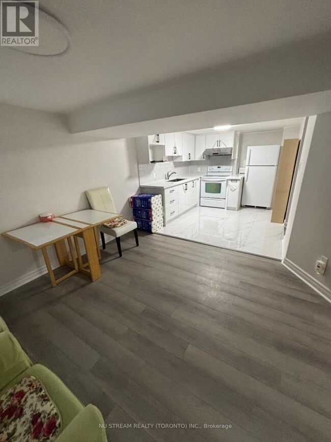Building Photo - 132 Heatherside Dr