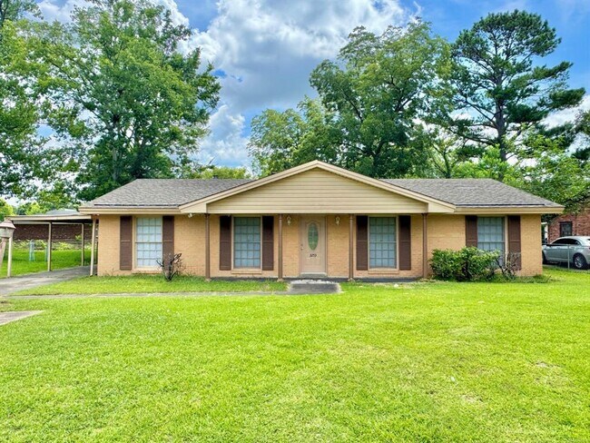Foto del edificio - 3253 Windwood Dr