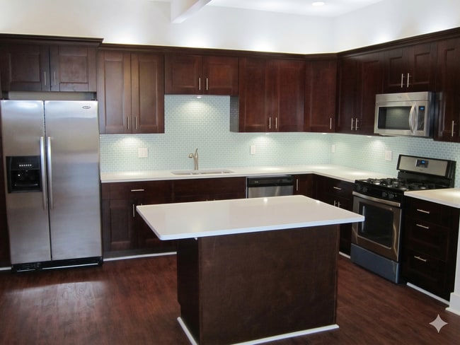 Photo - Luxury College Rental - South Side Flats House