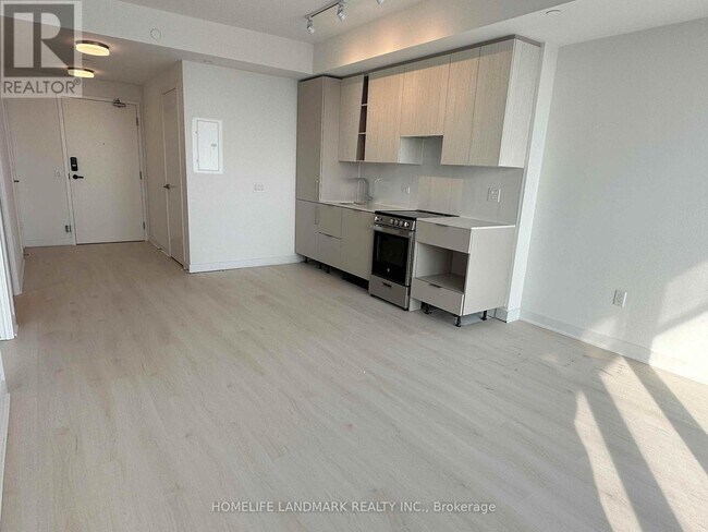 Photo du bâtiment - 3900 Confederation Pkwy
