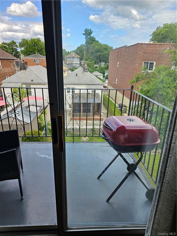 Foto del edificio - 3422 Bruner Ave