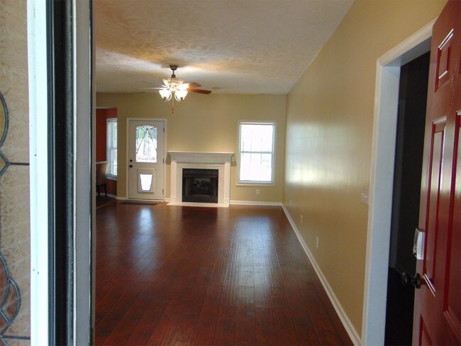 Building Photo - 195 Scarlet Oak Dr