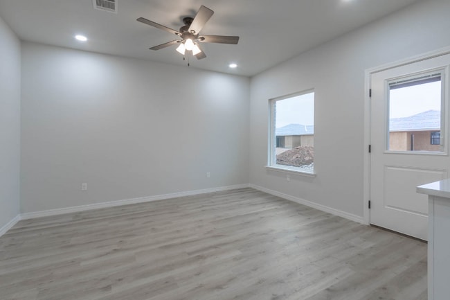 Foto del edificio - 10050 Ajuga Ln