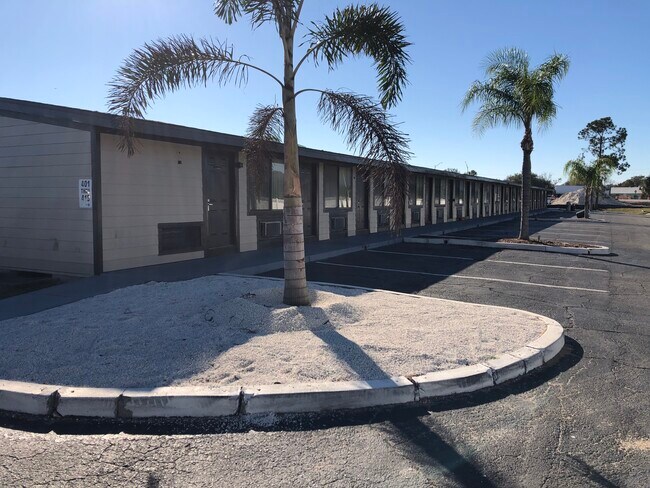 Foto del edificio - 541 W Central Ave