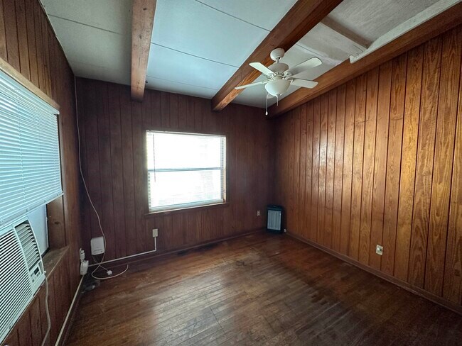 Foto del edificio - 817 Edgewood St