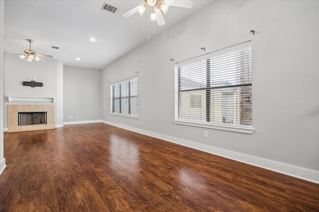 Foto del edificio - 5813 Darling St