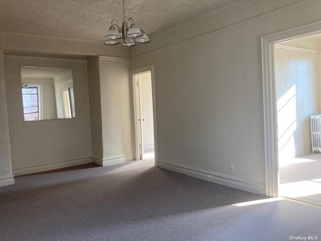 Building Photo - 158 Bradford St