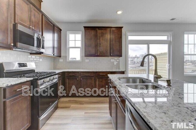 Foto del edificio - 2909 Great Lawn Rd