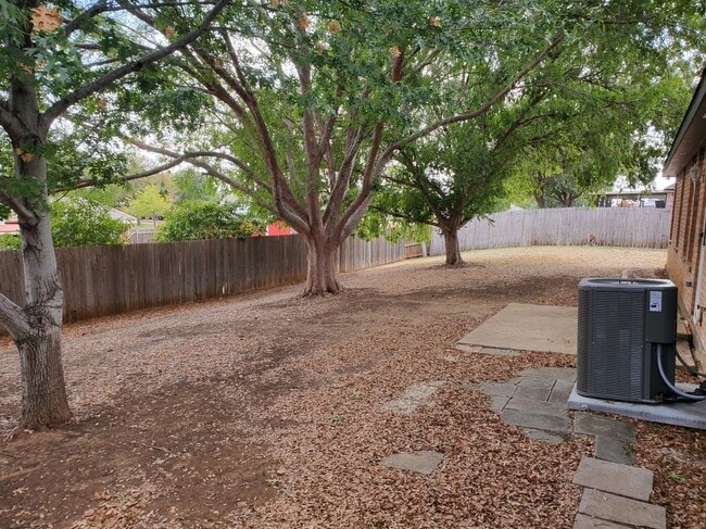 Building Photo - 1036 Scenic Dr