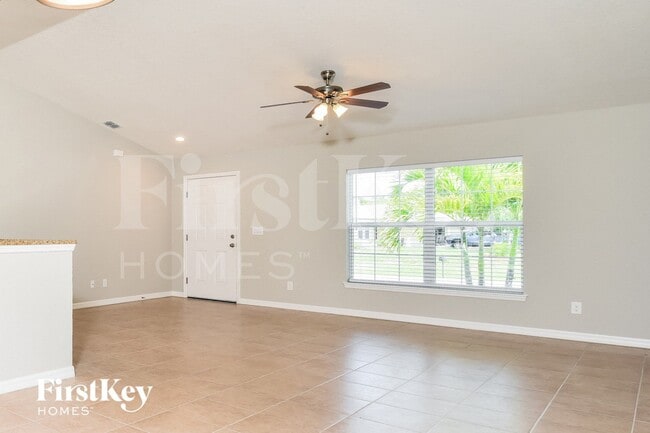 Building Photo - 6464 David Blvd